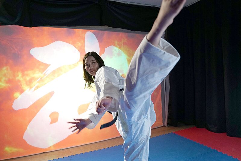 空手道全国大会2位の芸能人激似JD 戸田春奈 鮮烈AVデビュー！
